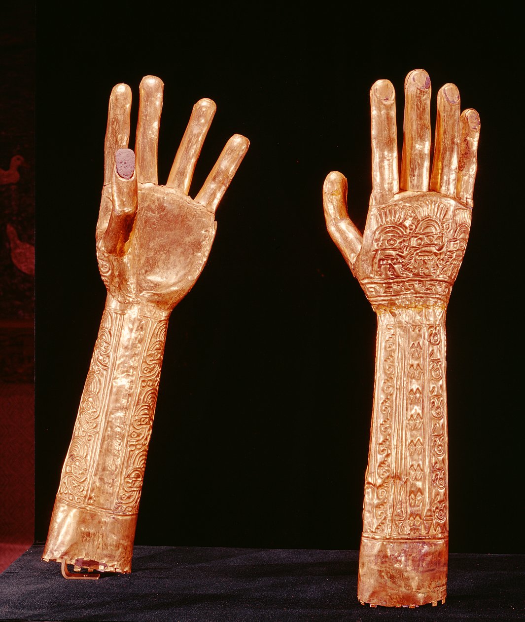 Kullatut aseet, Lambayeque-Sican kulttuuri, 700-1100 (kulta ja hopea). tekijältä Pre Columbian