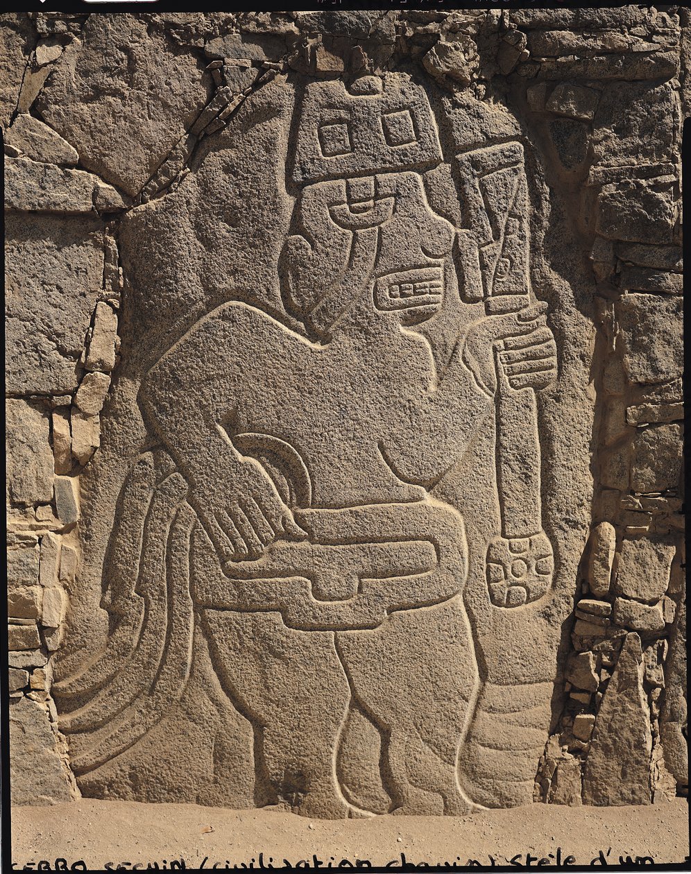Stela kuvaa soturia pitelemässä klubia, Chavin Culture tekijältä Pre Columbian