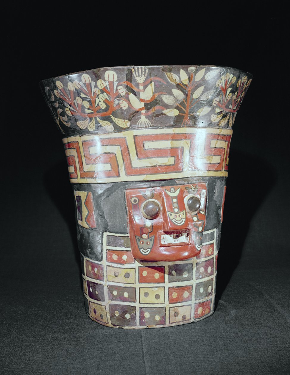 Maissijamsseja ja eläimiä kuvaava alus Tiahuanacosta, noin 650 jKr tekijältä Pre Columbian