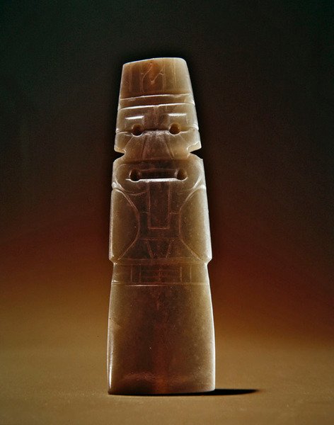 Olmecoid celt, Guacimosta, Linea Viejan alueelta (läpinäkyvä kirjava sinivihreä jade) tekijältä Pre Columbian Pre Columbian