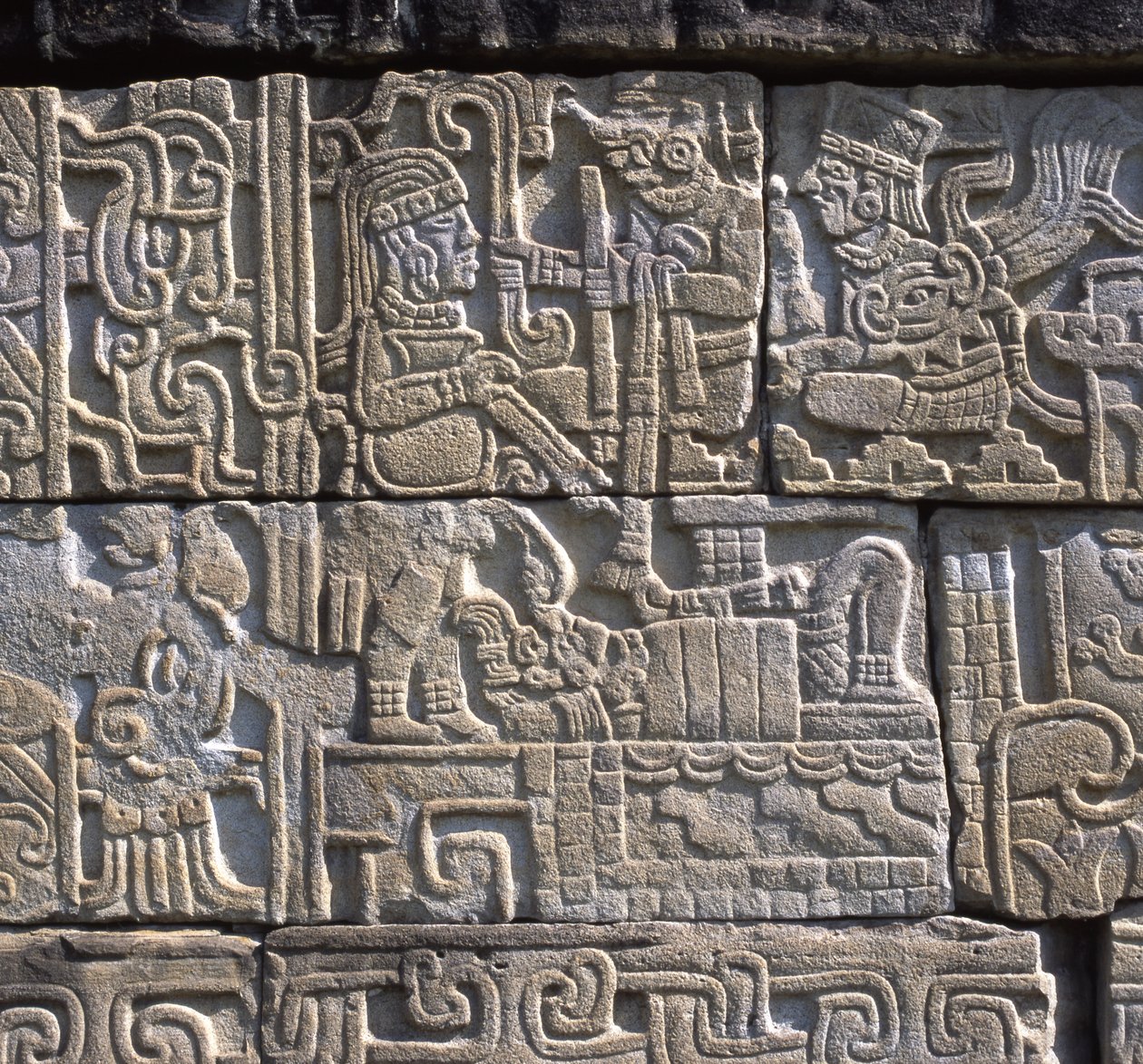 Keskireliefi, pohjoisseinä, South Ball Court, Totonac, myöhäisklassinen aikakausi tekijältä Pre Columbian