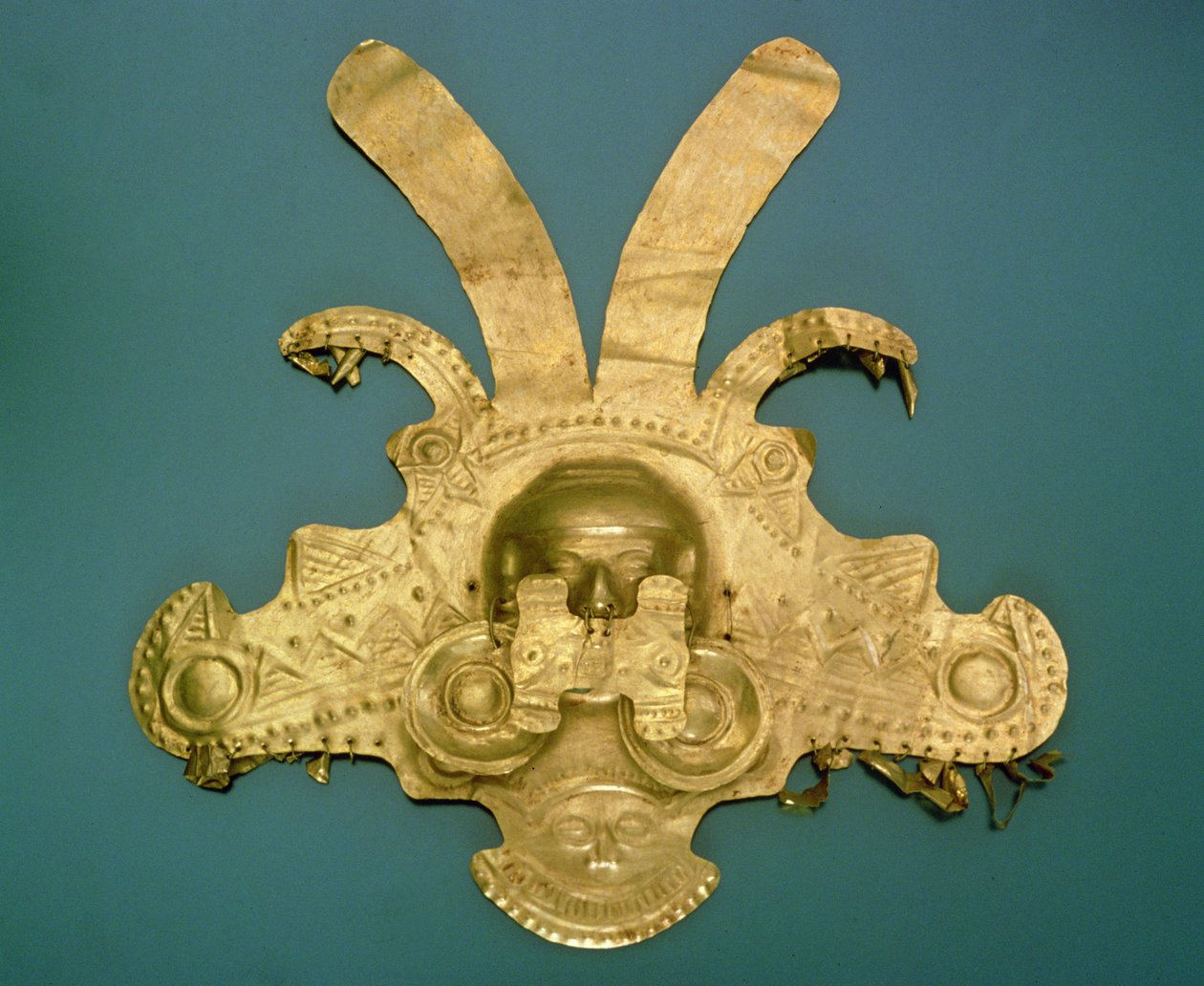 Varhainen Calima diadem (hiottu ja vasaroitu kulta) tekijältä Pre Columbian
