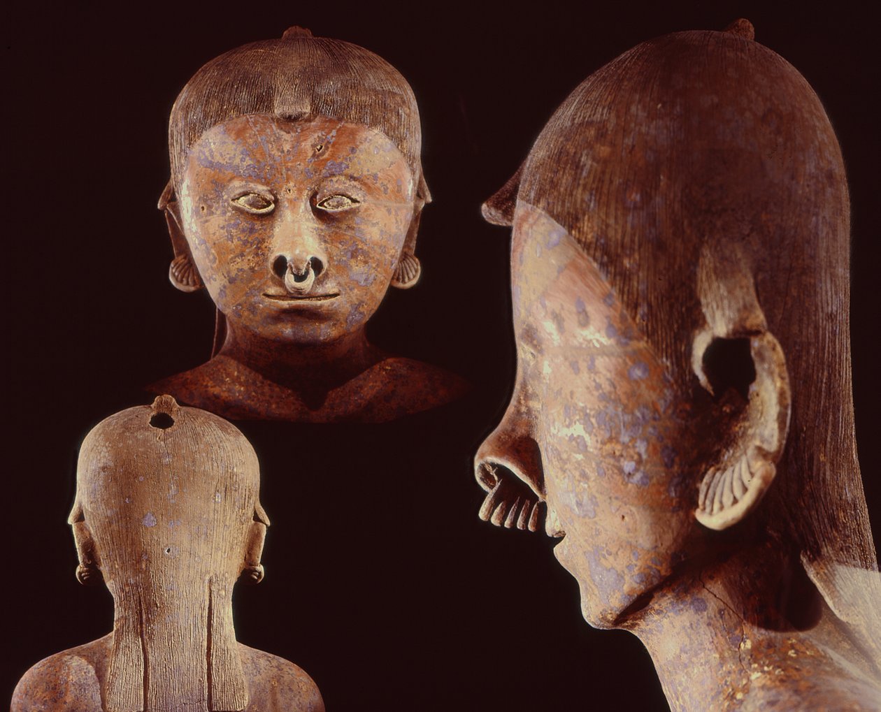 Yksityiskohdat istuvasta hahmosta, chinesco-kulttuuri, (keraaminen) tekijältä Pre Columbian Pre Columbian