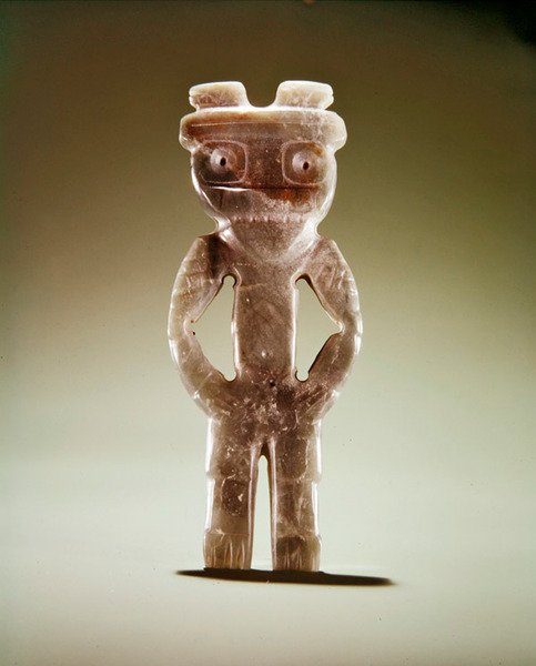Figuuririipus, Guacimosta, Linea Viejan alueelta (läpinäkyvä hienosuoninen merenvihreä jade) tekijältä Pre Columbian Pre Columbian