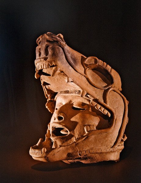 Ihmisen pää jaguaarin suussa, Remojadas-kulttuuri, Vera Cruz (keraaminen) tekijältä Pre Columbian Pre Columbian