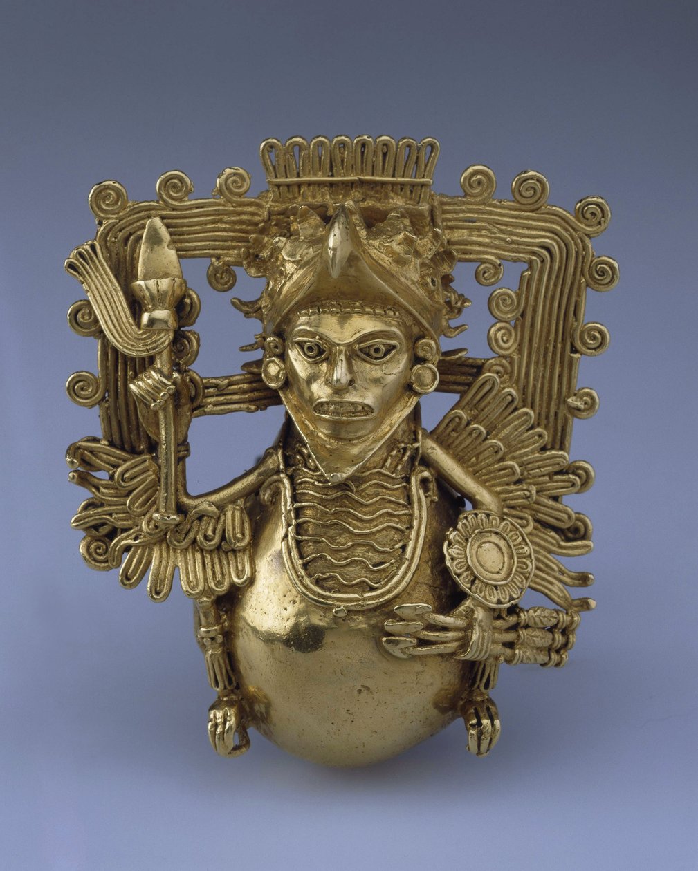 Kellariipus, kotkasoturin muodossa esikolumbialaisessa taiteessa, 1400-luvun loppu. - Kulta, H 9 - Valtion Eremitaaši, Pietari tekijältä Pre Columbian