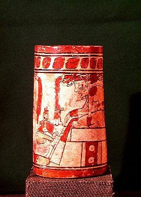 Sylinterimäinen maljakko, maya, 7.-8. vuosisadalla (monivärinen kivi) tekijältä Pre Columbian Pre Columbian