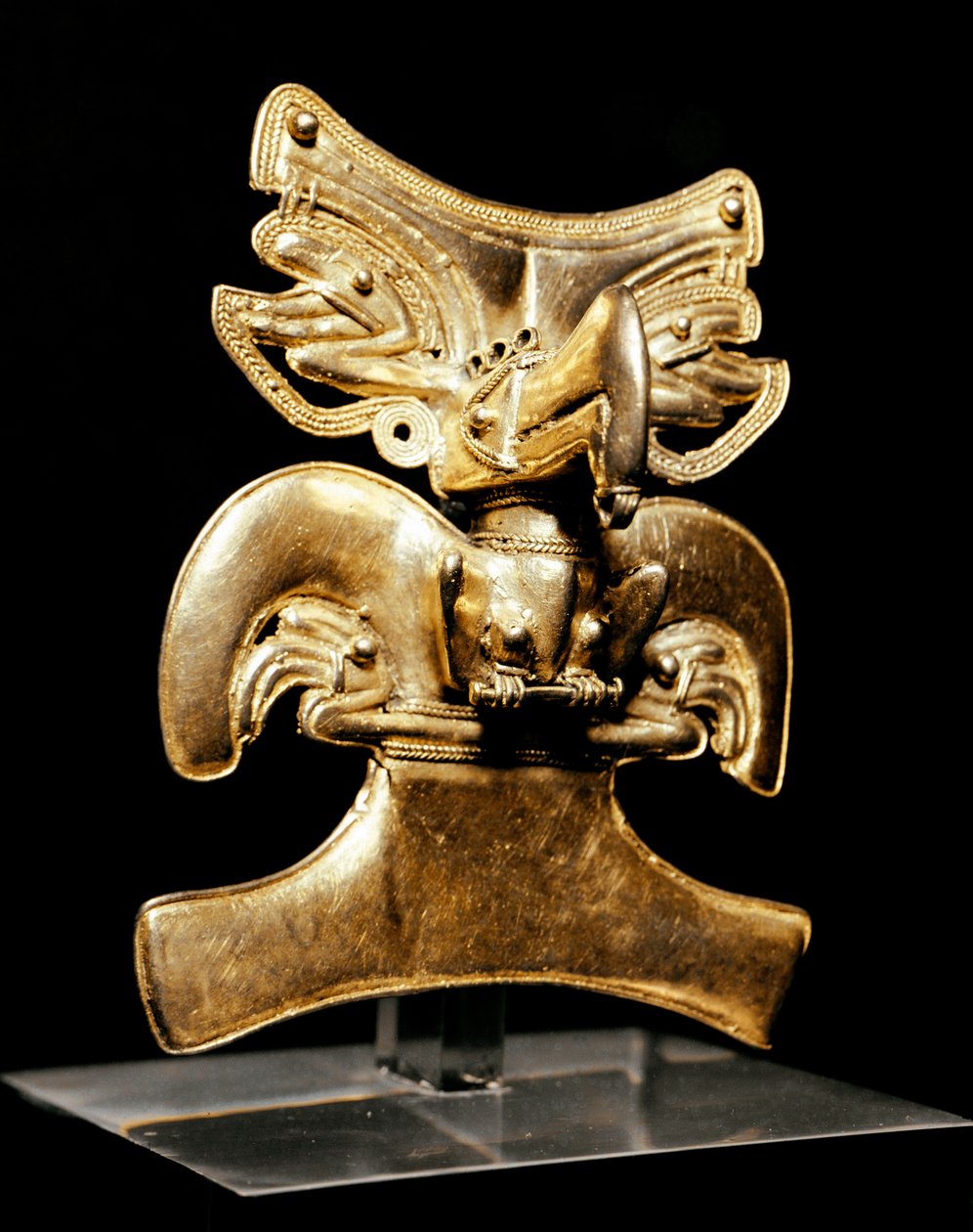 Esikolumbialainen taide, Taironan sivilisaatio: linnunmuotoinen riipus kultaa. 10-16 jKr. Bogota, Museo de oro tekijältä Pre Columbian Pre Columbian