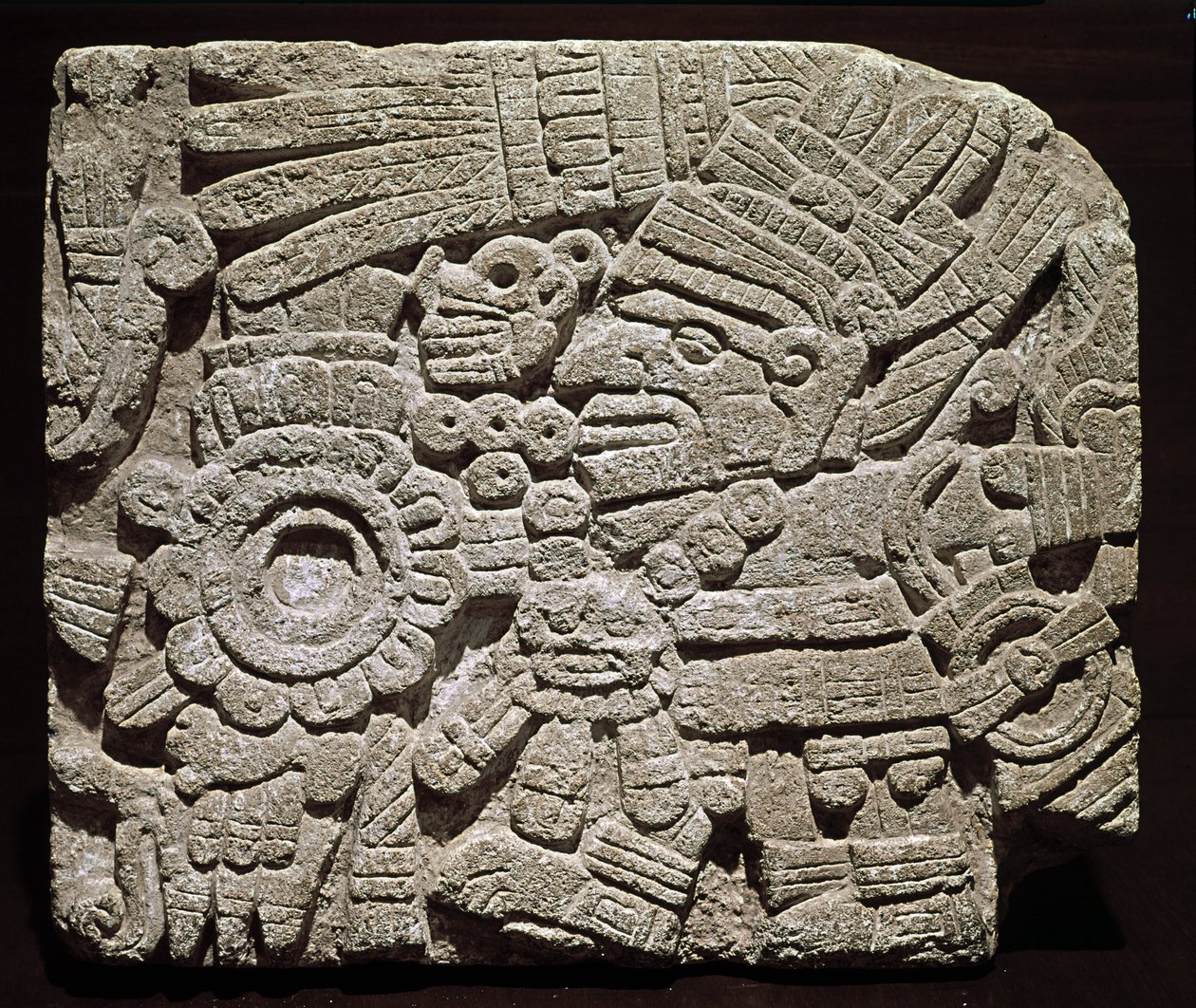Esikolumbialaista taidetta, sekakulttuuri: veistoksellinen rintakehä, joka edustaa runsaasti pukeutunutta hahmoa - Oaxacalta, Meksikon kansallinen antropologian museo, Mexico City, Meksiko tekijältä Pre Columbian Pre Columbian