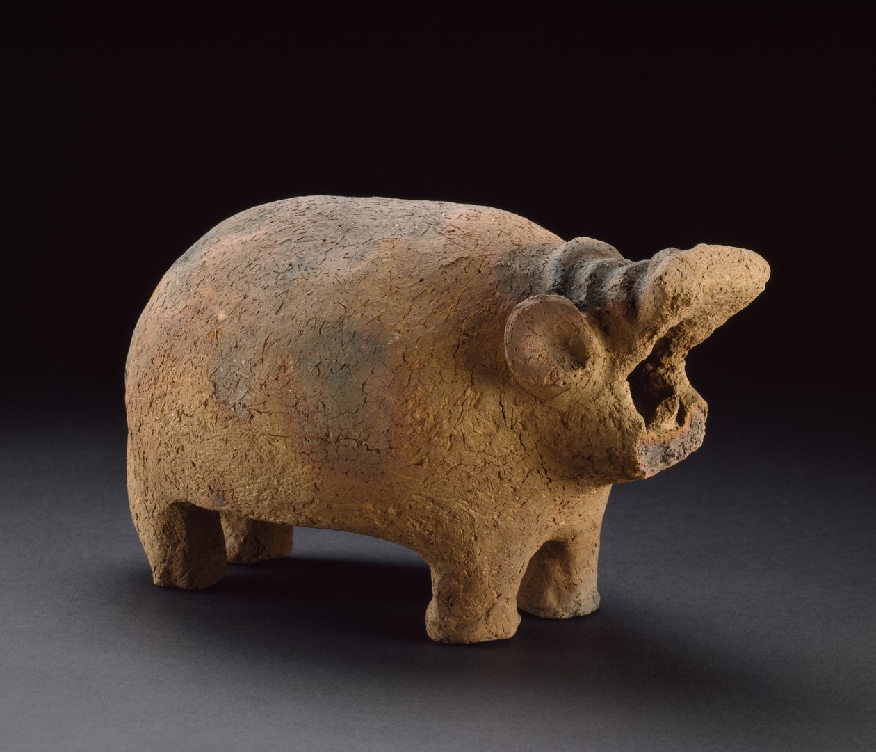 Virtahepohahmo, Huun haudasta 134, n. 3500-3000 eKr. (karkeaa punaista keramiikkaa) tekijältä Predynastic Period Egyptian