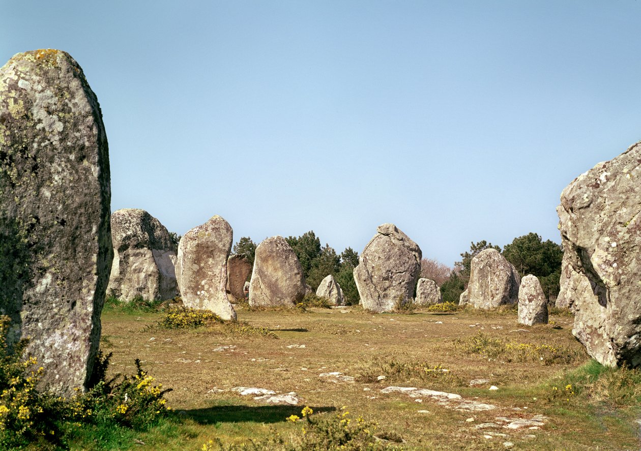 Seisovien kivien kohdistus, megaliittikausi, 4.-3. vuosituhat eKr. tekijältä Prehistoric