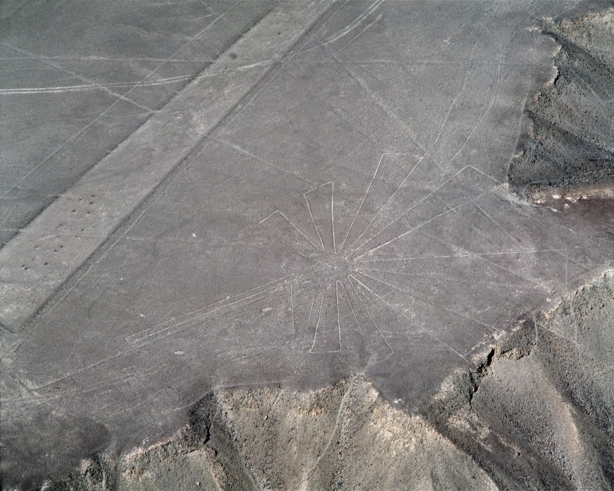 Ilmakuva Nazca Linesista (valokuvaus tekijältä Prehistoric Prehistoric