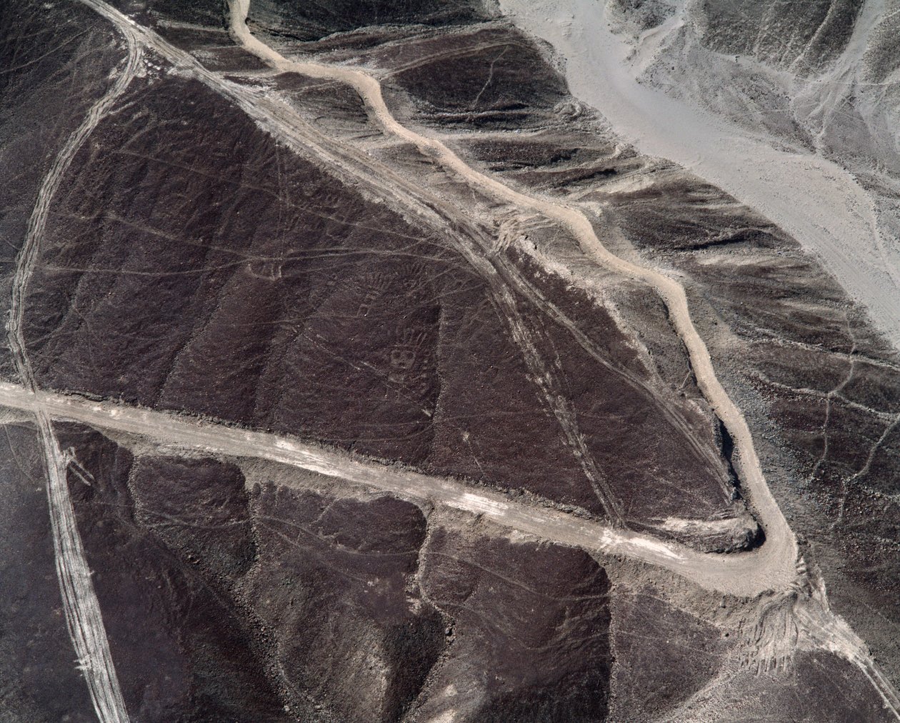 Ilmakuva Nazca Linesista (valokuvaus tekijältä Prehistoric Prehistoric