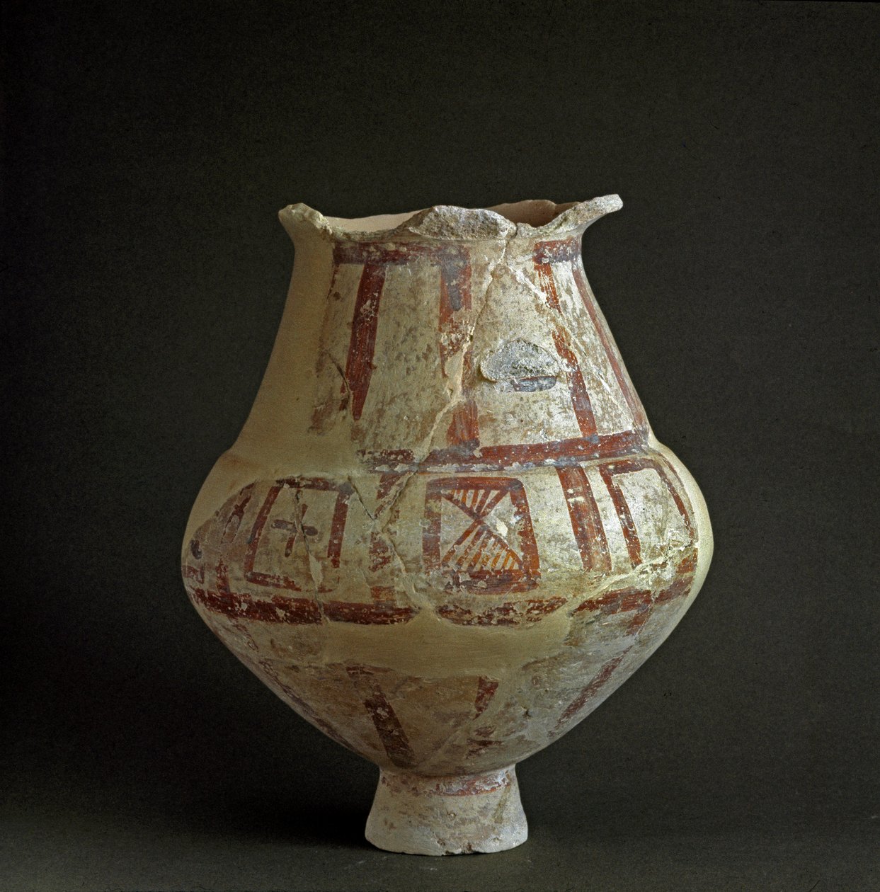 Etruskien sivilisaatio: terrakottamaljakko Mattonaran hautausmaalta (Civitavecchia), Lazio. 7-6-luvulla eKr. Rooma, Luigi Pigorinin kansallinen esihistoriallisen etnografian museo tekijältä Prehistoric Prehistoric