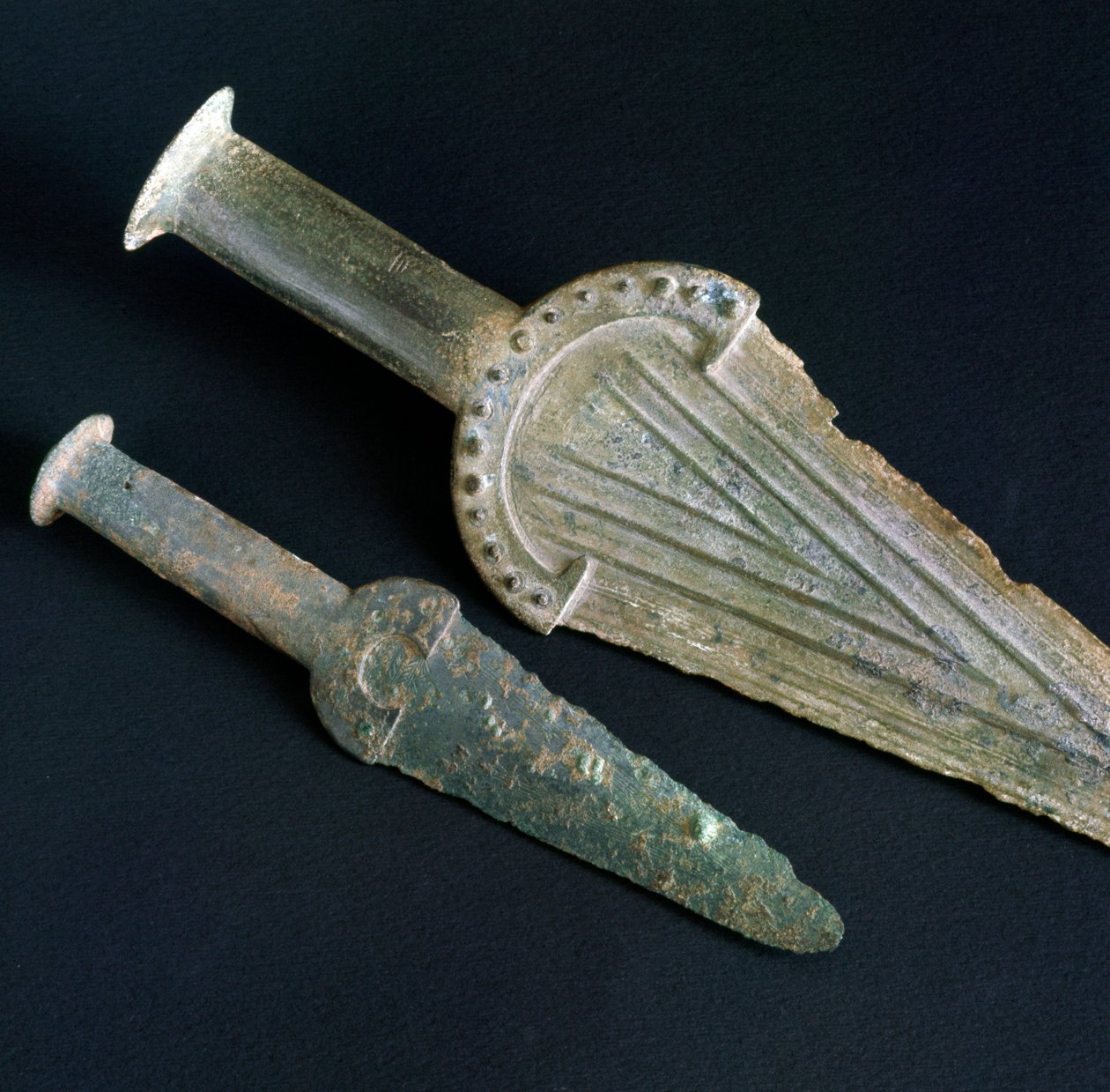 Esihistoria, etruskien sivilisaatio: pronssitikari San Giovenalesta (Viterbo), Laziosta. Pronssikausi. 17. vuosisadalla eaa. Rooma, Luigi Pigorinin kansallinen esihistoriallisen etnografian museo tekijältä Prehistoric Prehistoric