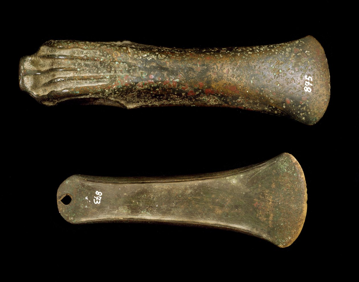 Esihistoria: Campaniassa valmistetut kirveet. Pronssikauden loppu. Avellino, Irpinon arkeologinen museo, Italia tekijältä Prehistoric Prehistoric