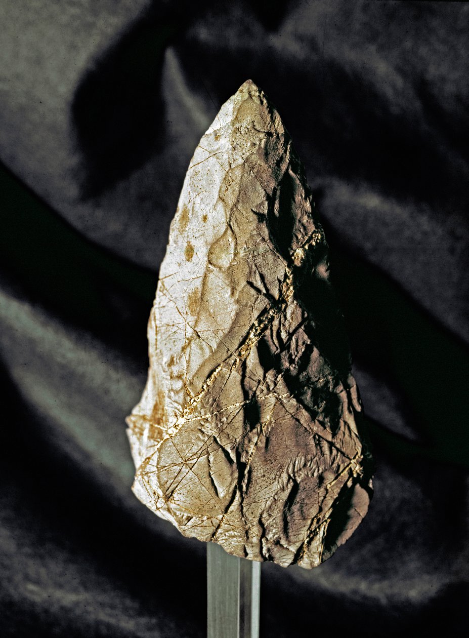 Esihistoria: piikivi amygdaloidinen biface. Alempi paleoliitti. Torrimpietrasta lähellä Roomaa. Rooman Luigi Pigorinin kansallinen esihistoriallinen etnografinen museo, Italia tekijältä Prehistoric Prehistoric