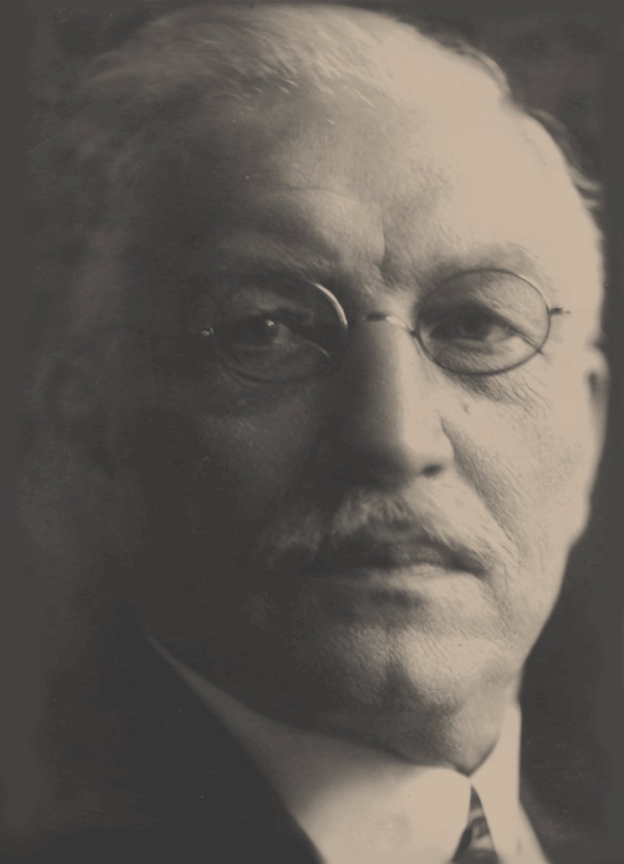 Pavel Milioukov - Pavel Nikolaevich Miljukov (1859-1943), kirjoittanut Shumov, Petr Ivanovich (1872-1936). Valokuvaaja tekijältä Pyotr Ivanovich Shumov