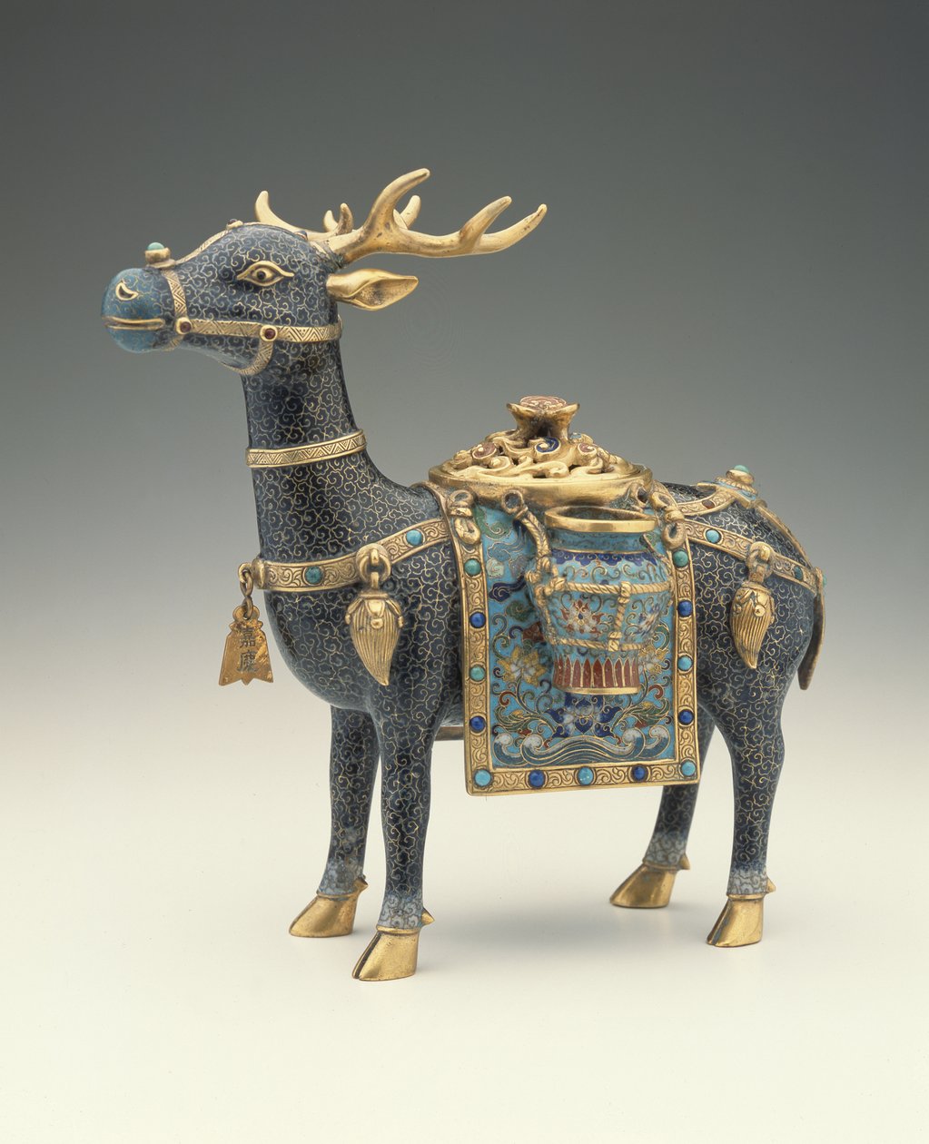 Hirven figuuri (cloisonne emali) tekijältä Qing Dynasty Chinese School