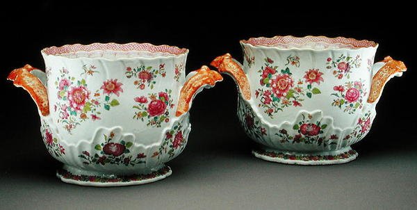 Famille ruusuviininjäähdytin, n. 1775 (posliini) tekijältä Qing Dynasty Chinese School