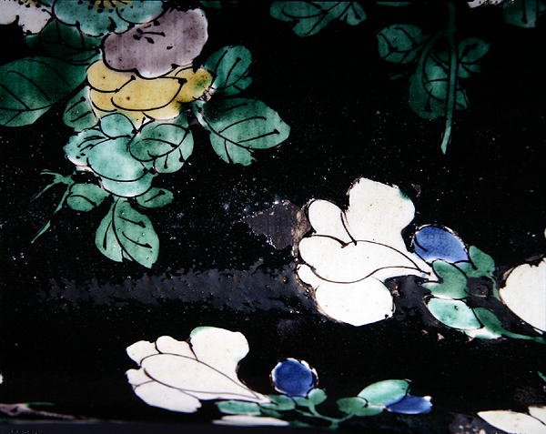 Suuri Famille Noire Yen Yen -maljakko, Kangxi-kausi (1662-1722) (posliini) (kuva 272191) tekijältä Qing Dynasty Chinese School