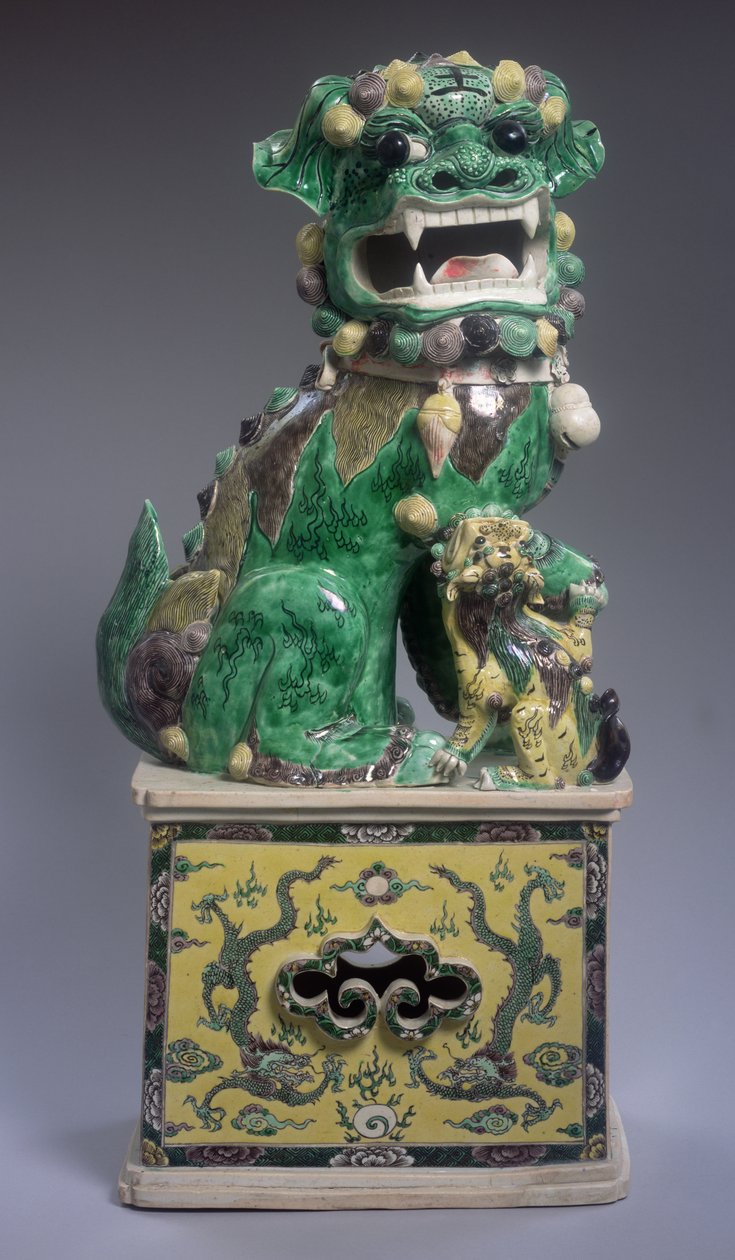 Large Famille Verte buddhalainen leijona ja poikanen, Kangxi-kausi (1662-1722) (posliini) tekijältä Qing Dynasty Chinese School