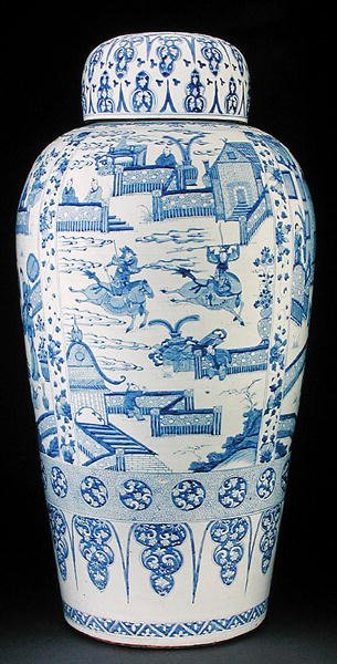 Yksi parista sinivalkoisista sotilasmaljakoista. tekijältä Qing Dynasty Chinese School