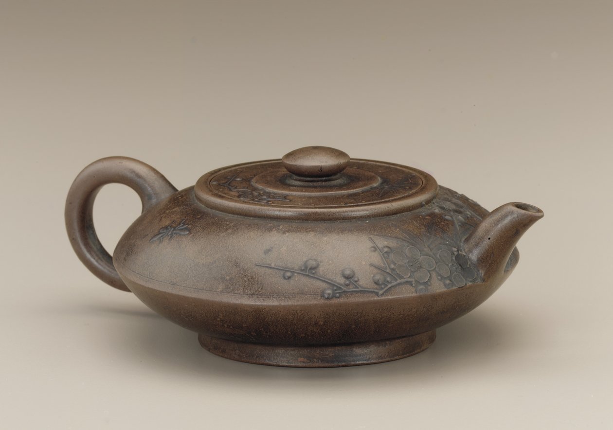 Teekannu, jossa on väärä merkki Gong Chunista, Yixingistä, Jiangsun maakunnasta (lasittamaton kivitavara) tekijältä Qing Dynasty Chinese School