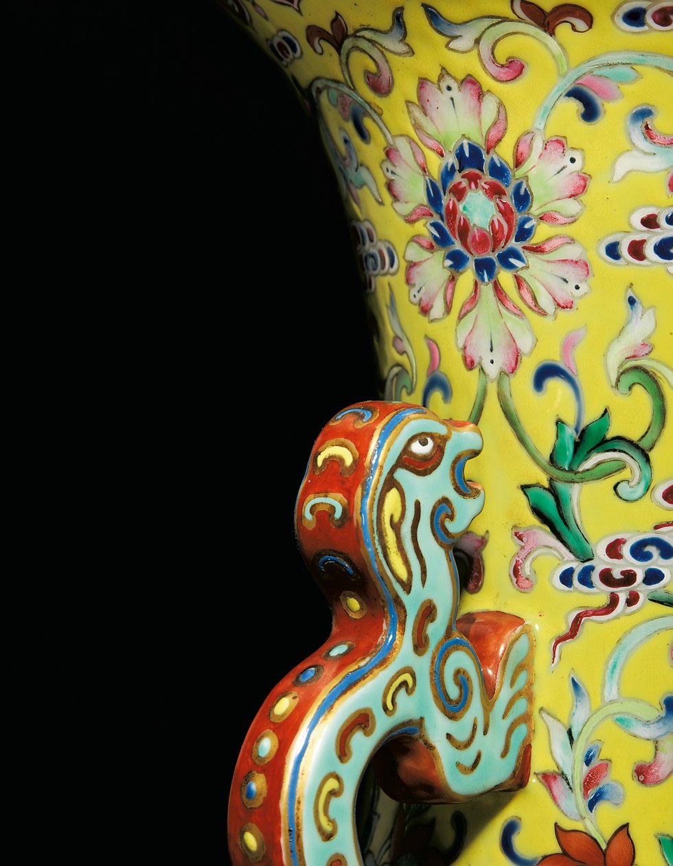 Yksityiskohta yhdestä Imperial Famille -ruusumaljakosta (keraamiset) tekijältä Qing Dynasty   Jiaqing Period Chinese School