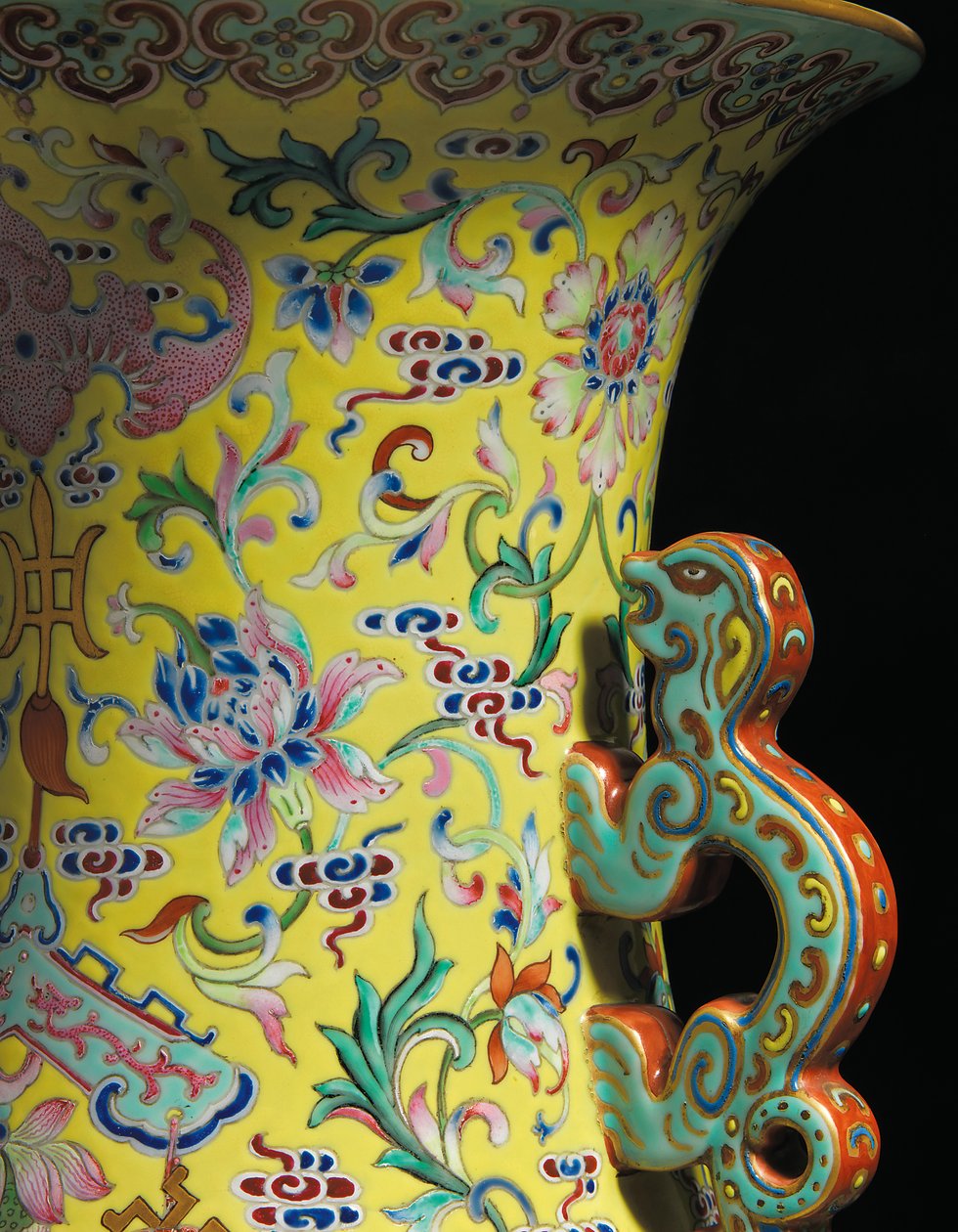 Yksityiskohta yhdestä Imperial Famille -ruusumaljakosta (keraamiset) tekijältä Qing Dynasty   Jiaqing Period Chinese School