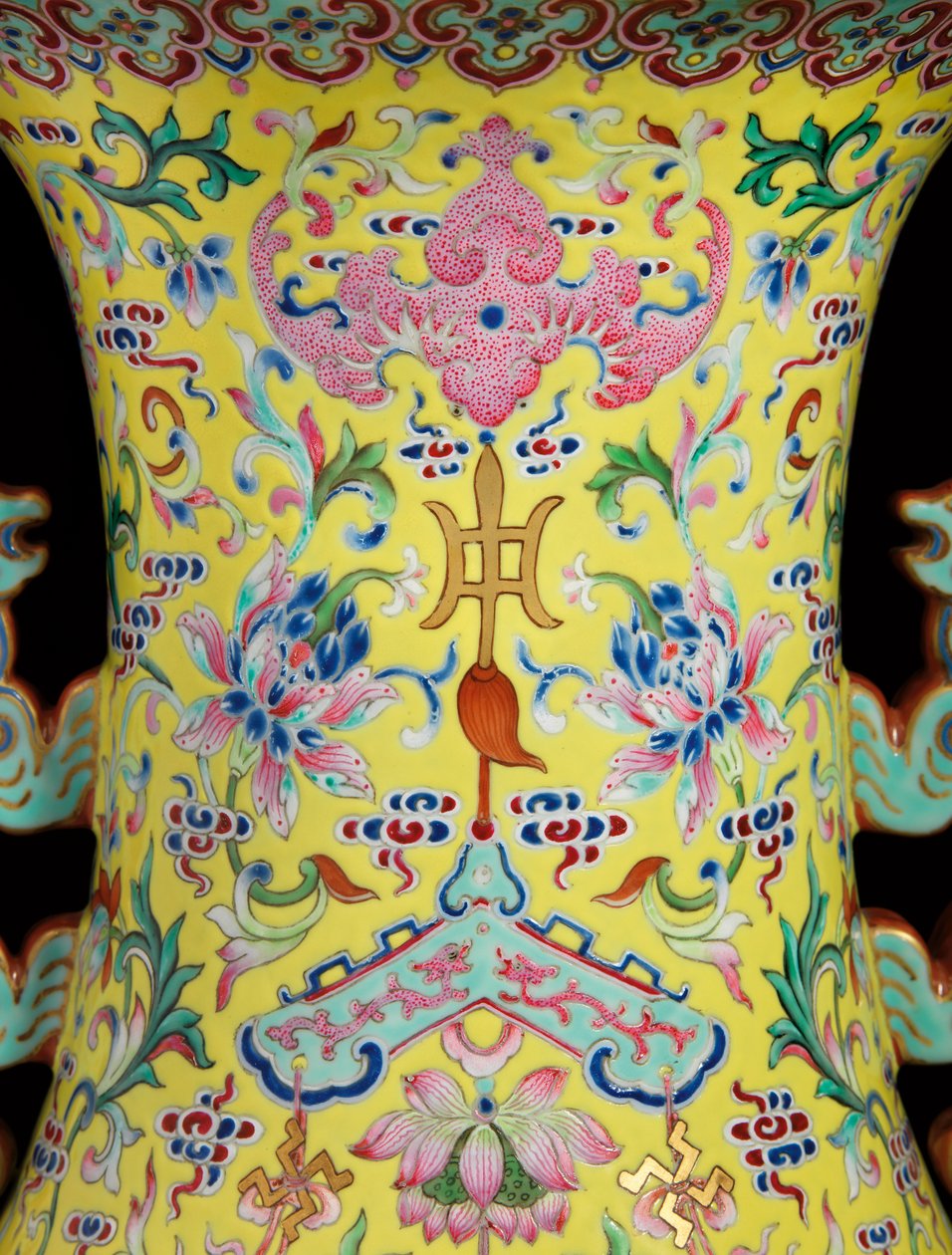 Yksityiskohta yhdestä Imperial Famille -ruusumaljakosta (keraamiset) tekijältä Qing Dynasty   Jiaqing Period Chinese School