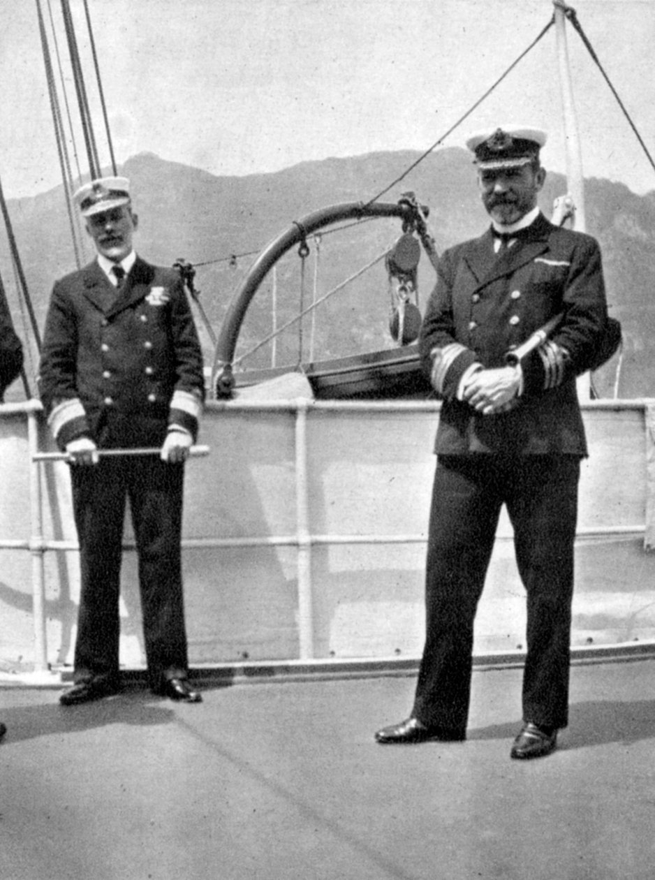 Komentaja Sir Archibald Milne 1855-1938 kapteeni V Stanleyn kanssa, 1908. tekijältä Queen Alexandra