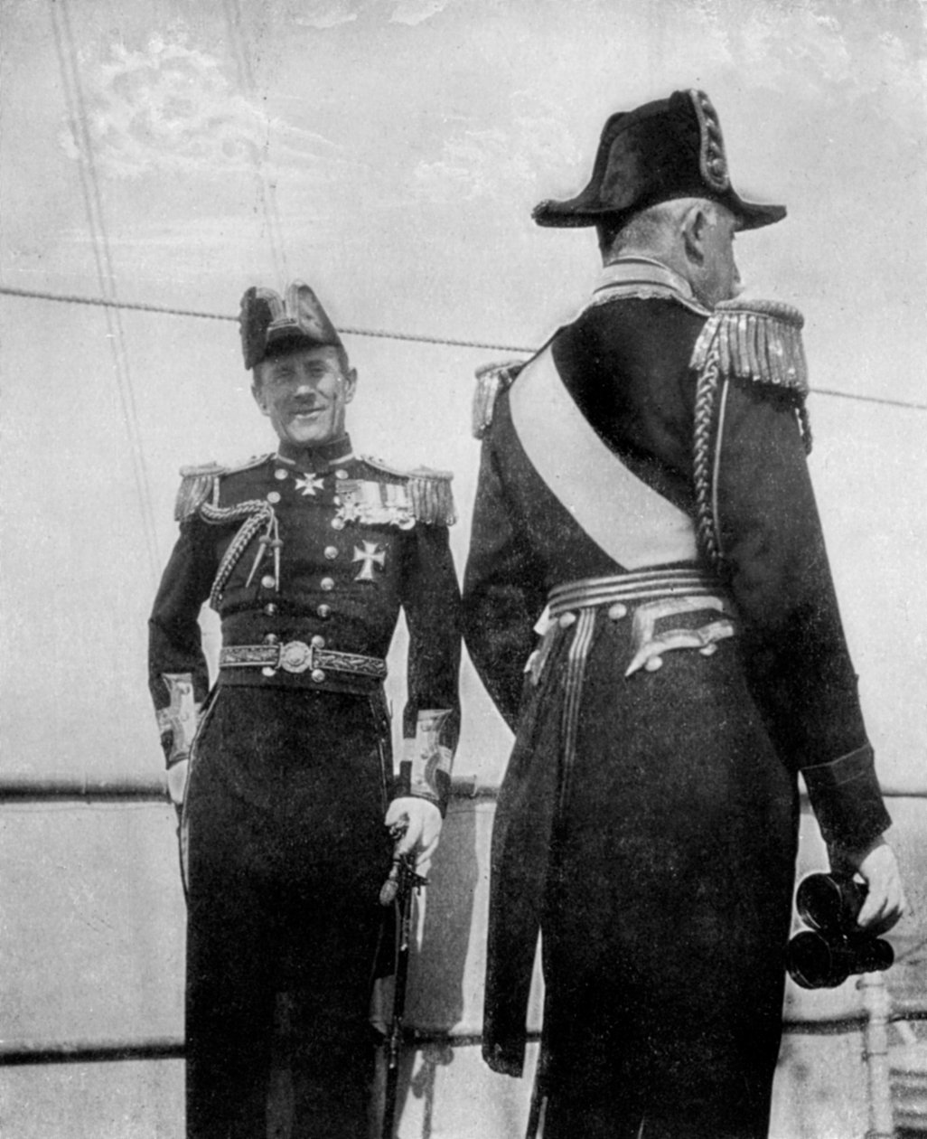 Kommodore Keppel Connaughtin herttuan kanssa, 1908 tekijältä Queen Alexandra