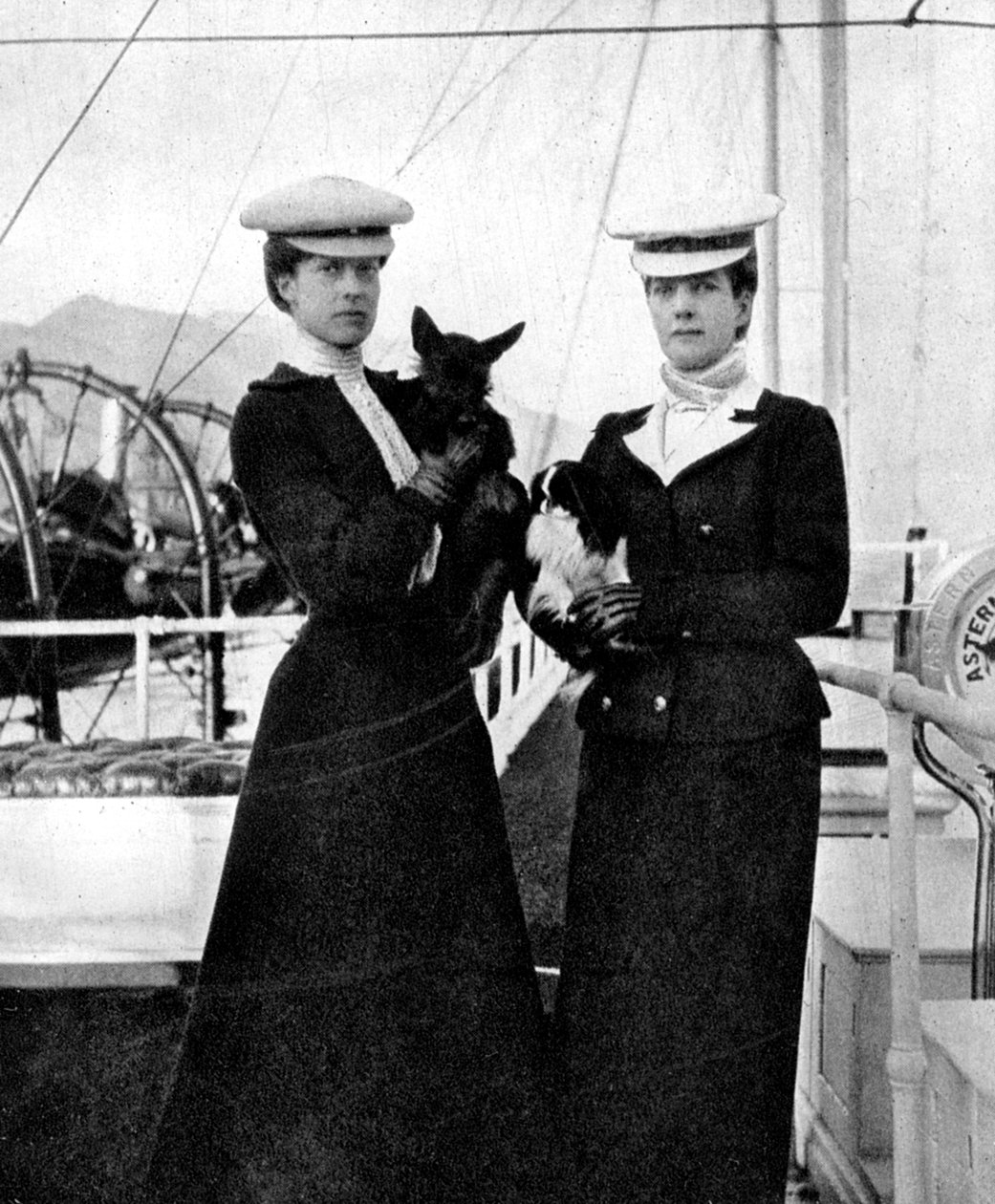 Kuningatar Alexandra 1844-1925 tyttärensä prinsessa Victorian kanssa 1868-1935. 1908. tekijältä Queen Alexandra