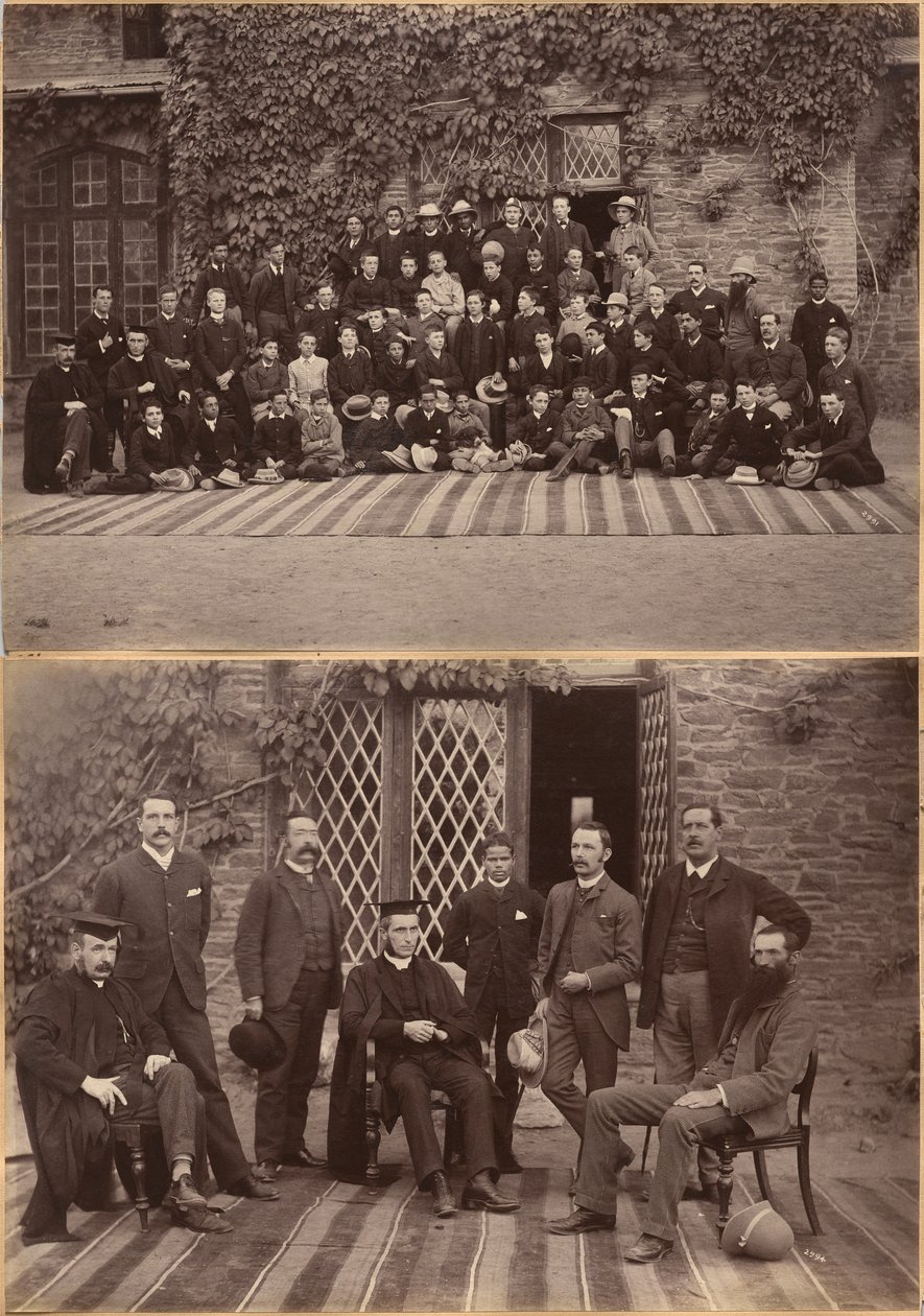Bishop Cotton Schoolin rehtori ja opettajat, Shimla (etupuoli); Bishop Cotton Schoolin keskiluokkien oppilaat ja henkilökunta, Shimla (kääntöpuoli) tekijältä Raja Deen Dayal