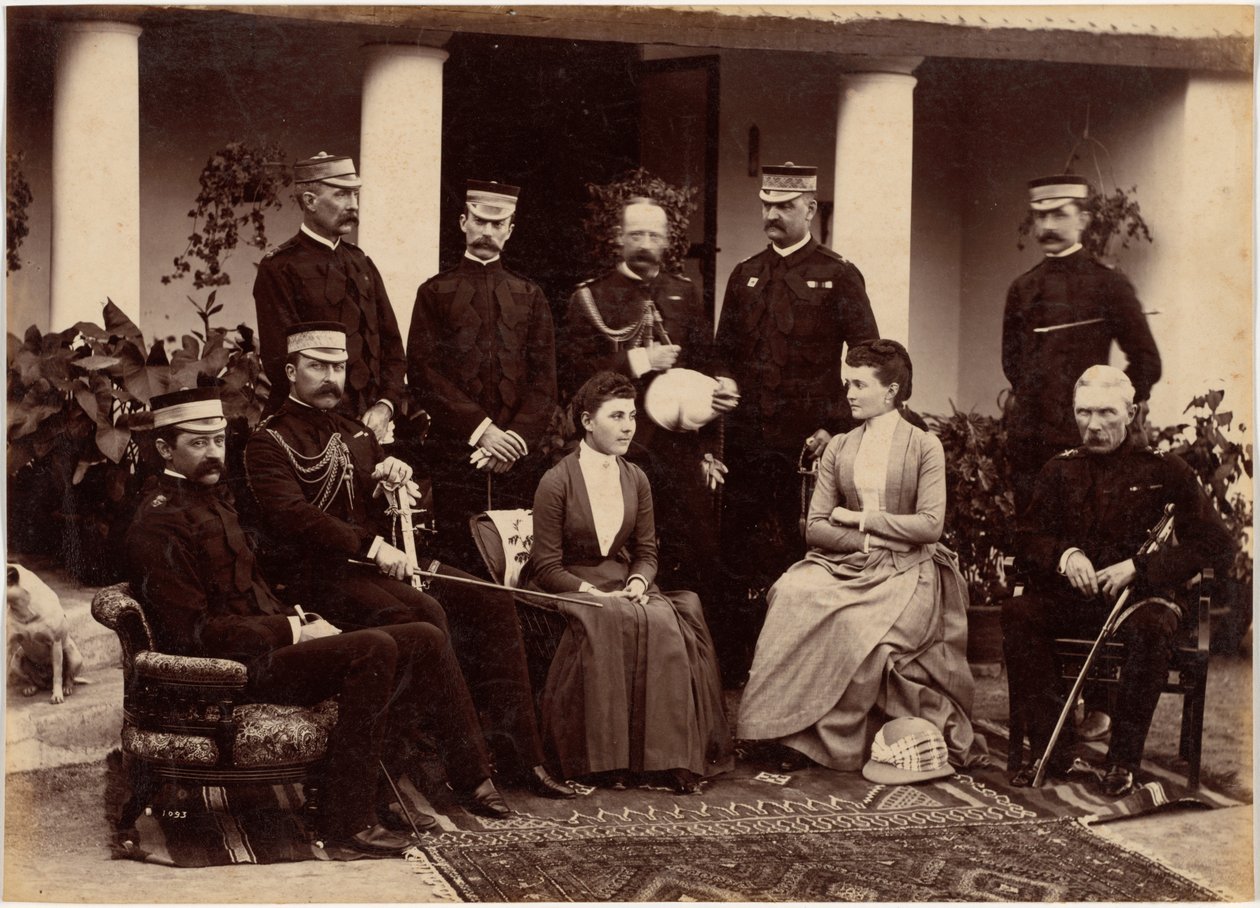 Connaughtin herttua ja herttuatar sekä eversti Adam, kapteeni H. V. Benett, eversti Becher, kenraali Knowles, kapteeni Herbert, eversti Cavaye, rouva Cavaye ja kenraali R. Gellispie, Mhow tekijältä Raja Deen Dayal