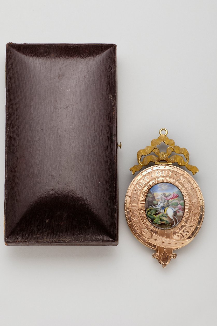 Sukkanauhan ritarikunta - Pieni Yrjö - Riipuksen kääntöpuoli, jossa miniatyyri emalissa Pyhän Yrjön taistelevan lohikäärmettä vastaan (1800-1850) tekijältä after Raphael