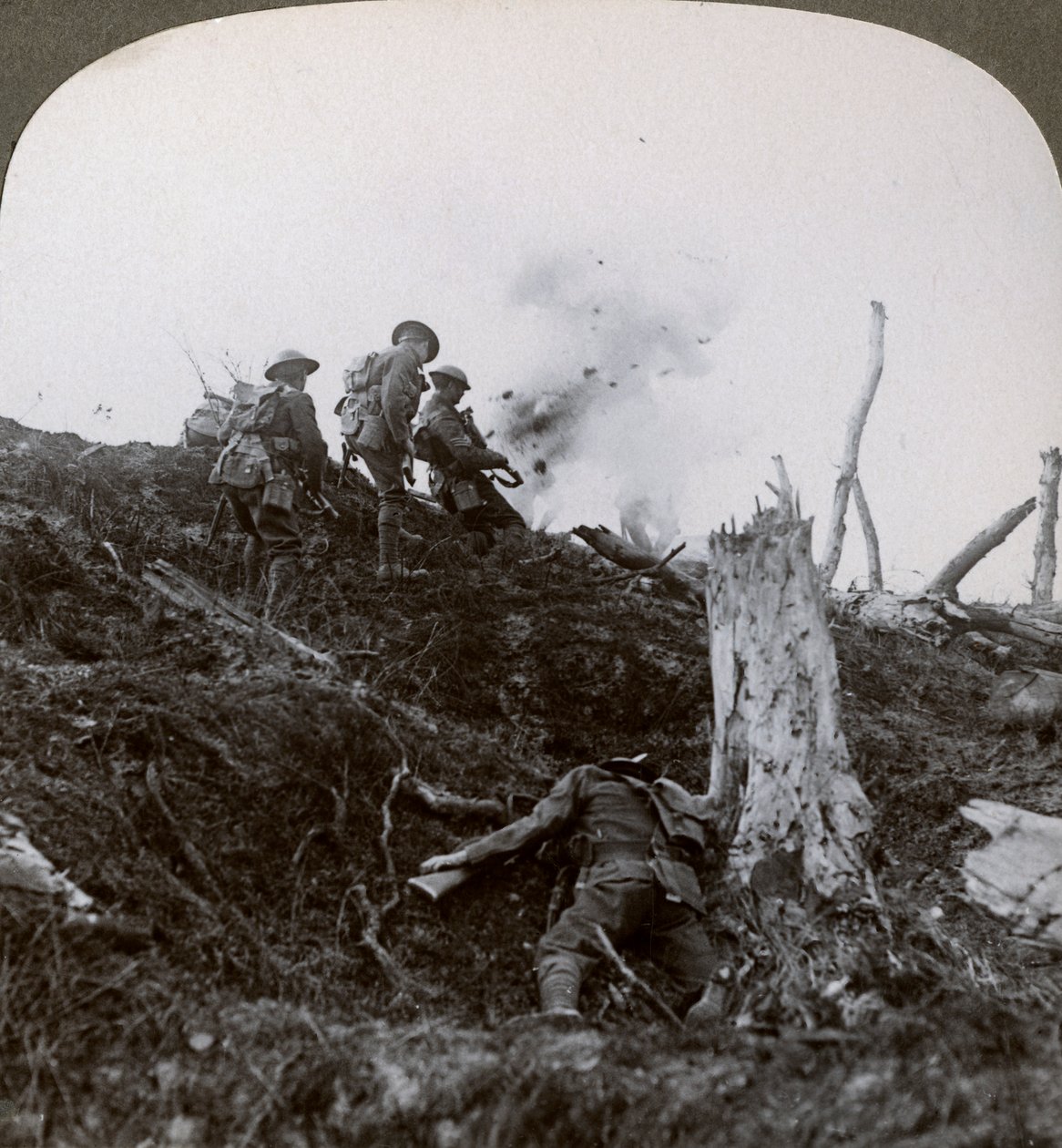 Etene No Mans Landin halki hyökätäkseen Saksan linjoihin, ensimmäinen maailmansota, 1914-1918 tekijältä Realistic Travels Publishers