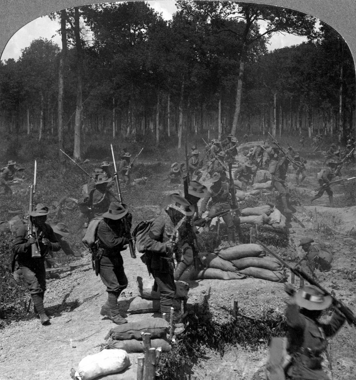 Ensimmäisen maailmansodan taistelukenttä, 1914-1918. tekijältä Realistic Travels Publishers