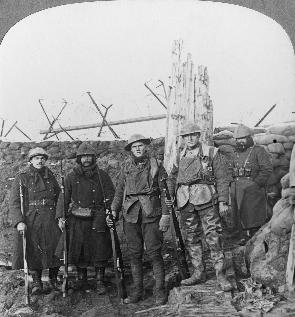 Lewis-konepistoolit, Hollebeke, Belgia, Ensimmäinen maailmansota, c1914-c1918. tekijältä Realistic Travels Publishers