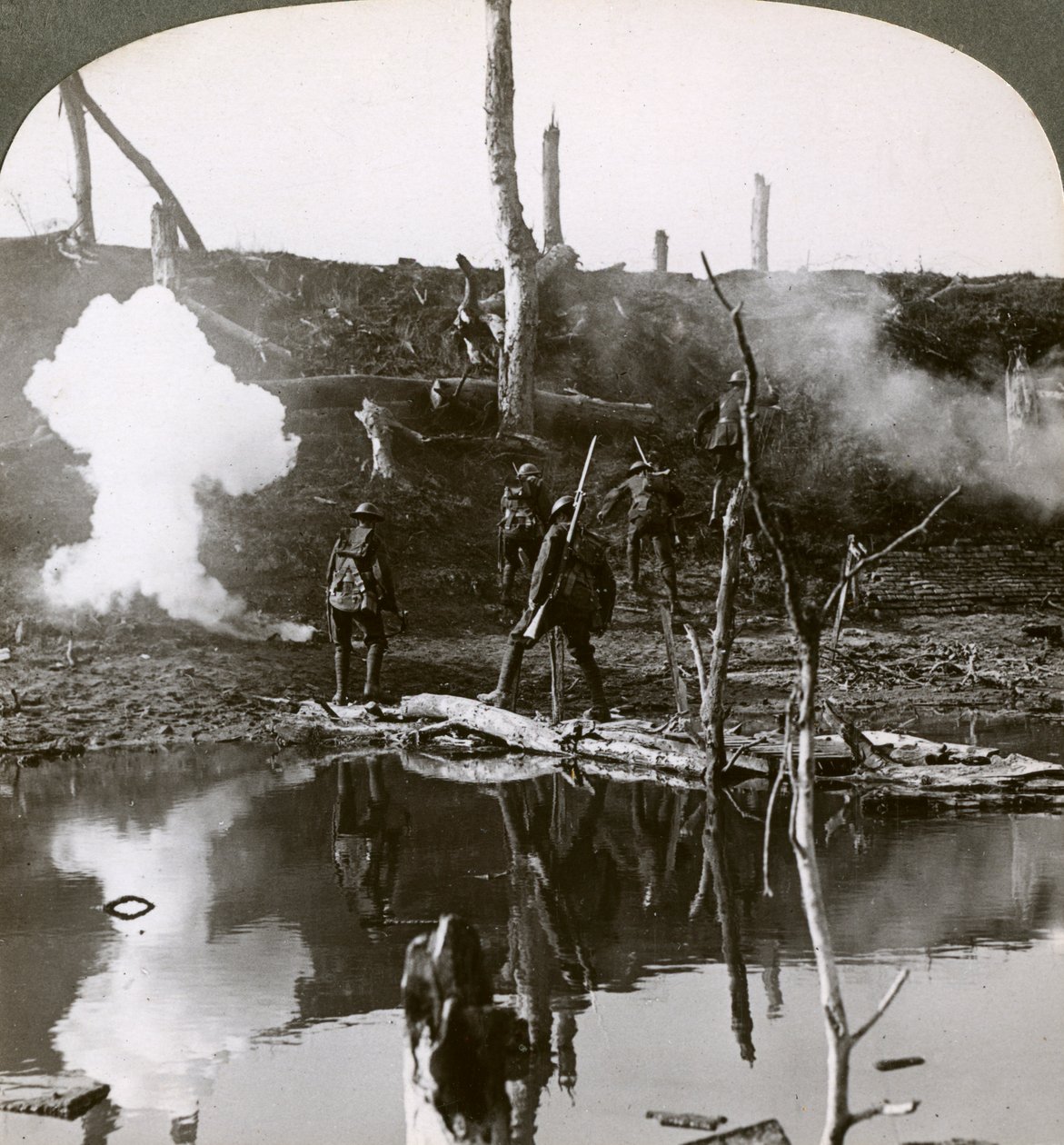 Ancre-joen ylittäneet sotilaat, Sommen taistelu, Ranska, ensimmäinen maailmansota, 1916. tekijältä Realistic Travels Publishers