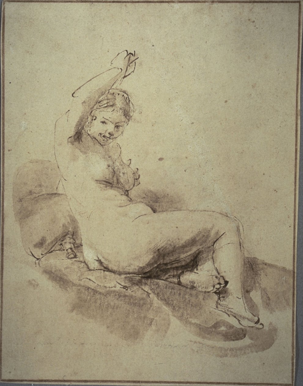 Nainen alaston makuuasentoon käsivarsi nostettuna, n. 1665 (kynä ja ruskea muste ja sivellin ja ruskea pesu, ruskeanruskealla paperilla) tekijältä Rembrandt Harmensz. van Rijn