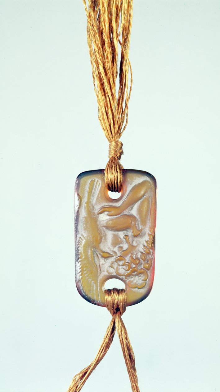 Riipus satiiniviimeistelyllä ja kevyesti kiillotetulla kohokuviolla, Lalique, n. 1902 tekijältä Rene Jules Lalique