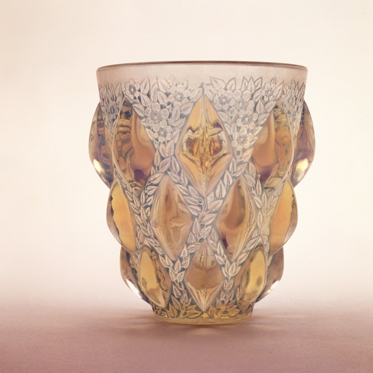 Rampillon-maljakko, n. 1902 (lasi) tekijältä Rene Jules Lalique