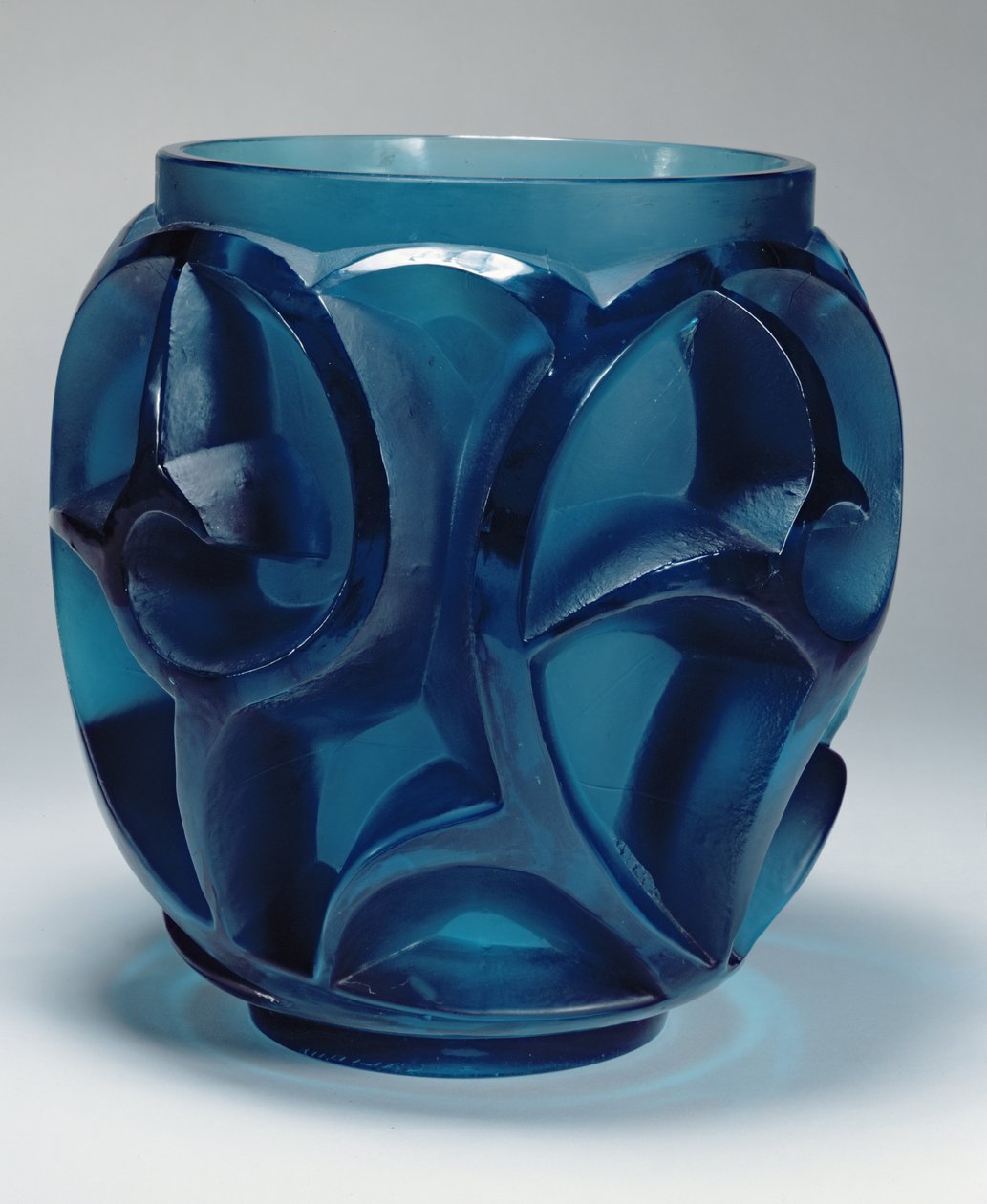 Whirlpools Maljakko, 1926 (puristettu akvamariinilasi) tekijältä Rene Jules Lalique