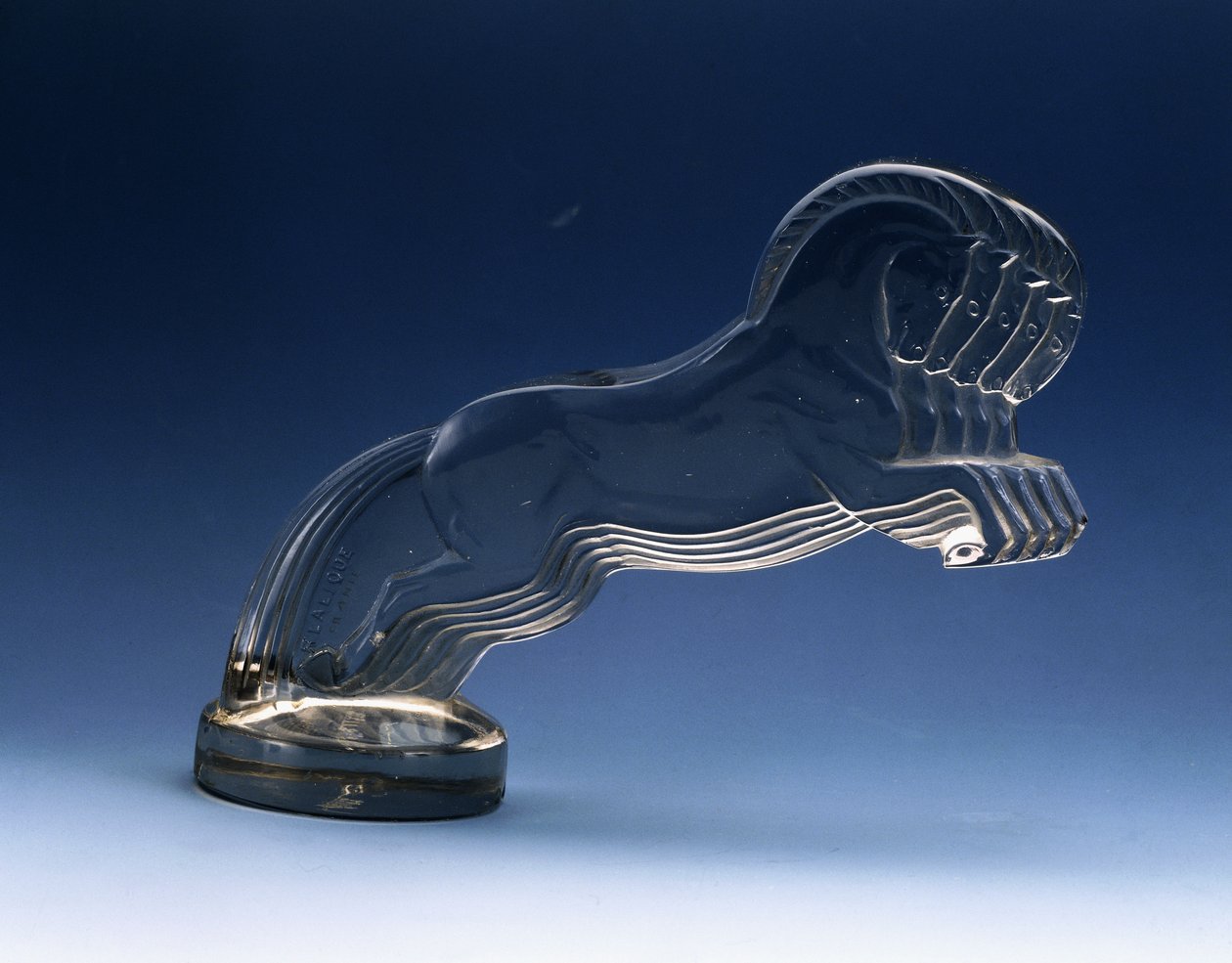 Viisi hevosta; Viiden hevoset (auton maskotti) tekijältä Rene Jules Lalique