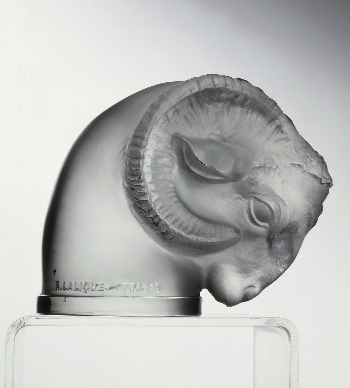 Ramin pää tekijältä Rene Jules Lalique