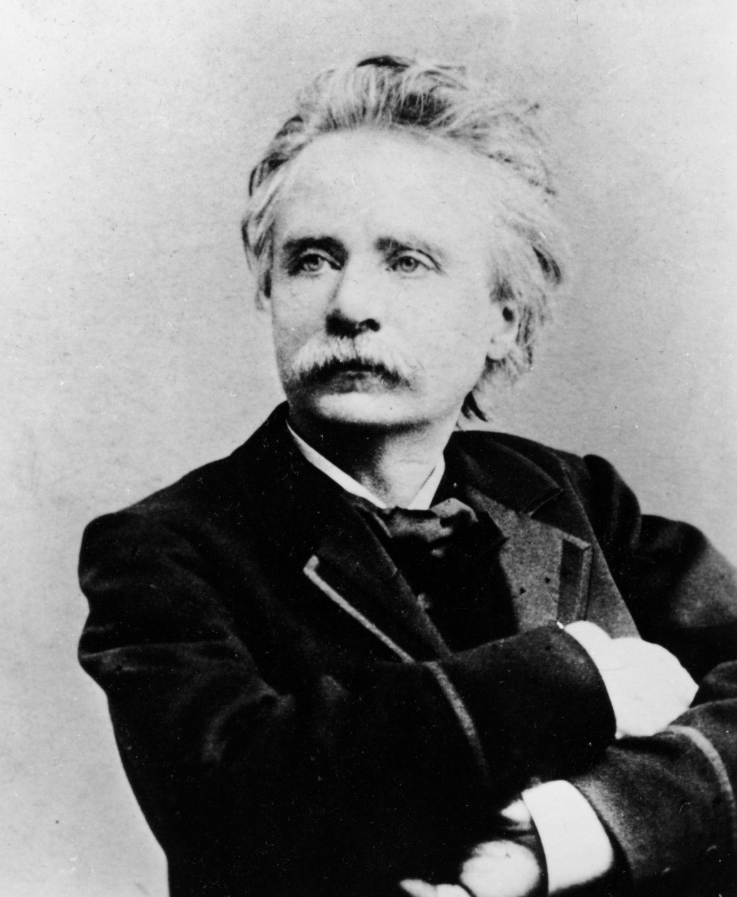 Edvard Hagerup Griegin muotokuva, n. 1870 tekijältä Reutlinger Studio
