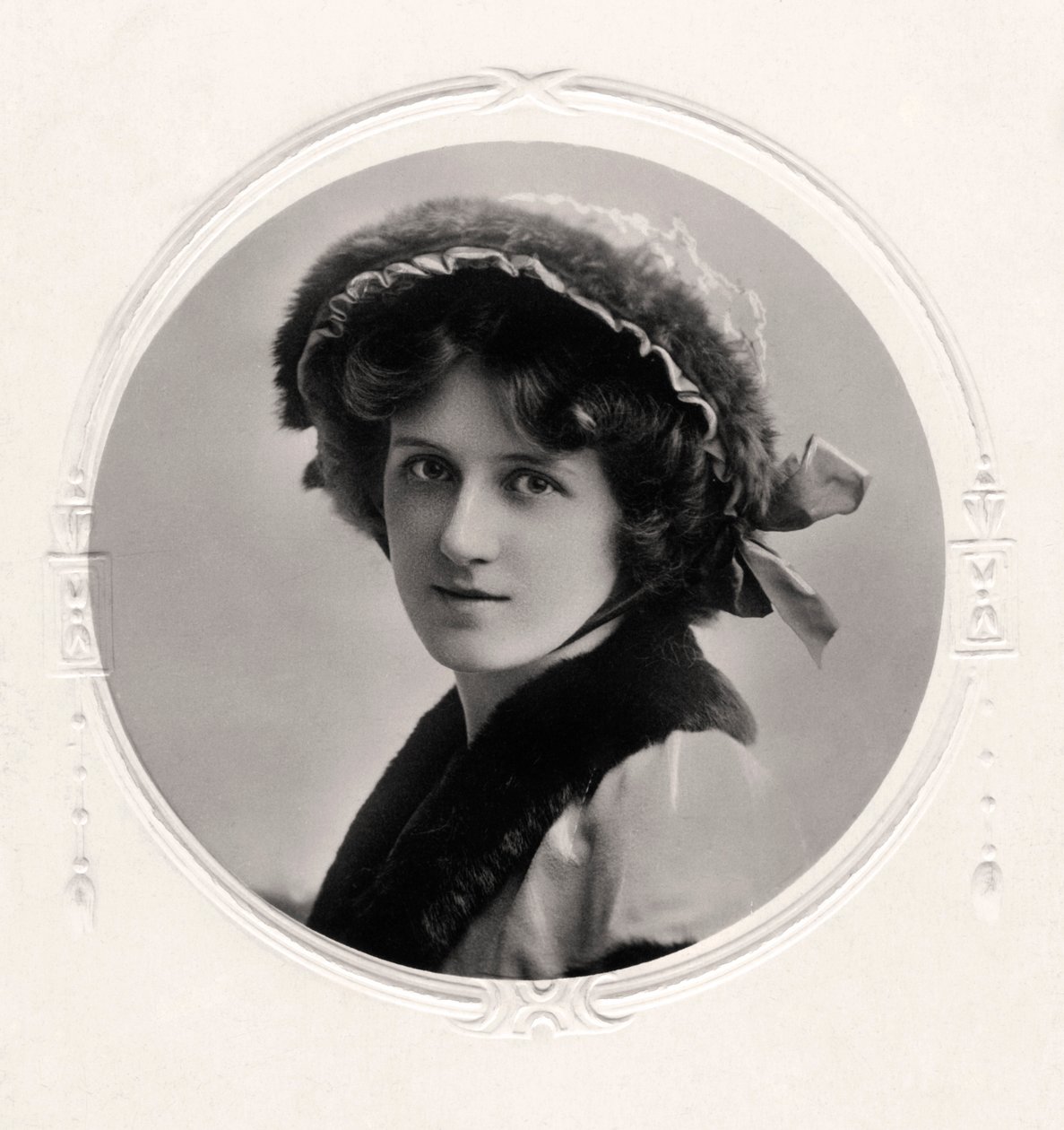 Nina Sevening, brittiläinen näyttelijä, 1900-luvun alku. tekijältä Rita Martin