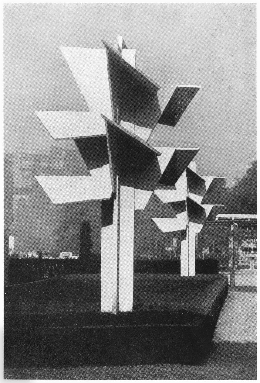 Talvipuutarha ja kubistiset betonipuut Art Deco -näyttelyssä, Art et Decorationista, julkaistu Albert Levy, Pariisi, 1925 (betoni) tekijältä Robert Mallet Stevens